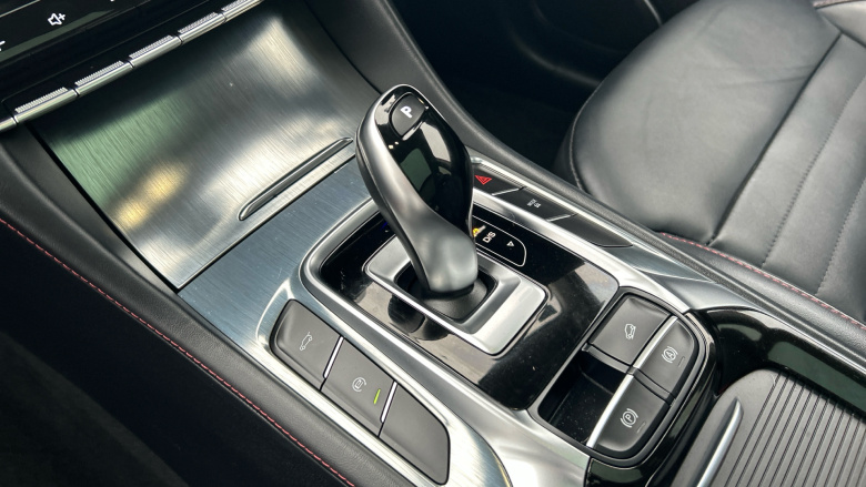 MG Hs 1.5 T-GDI Exclusive 5dr DCT Petrol Hatchback